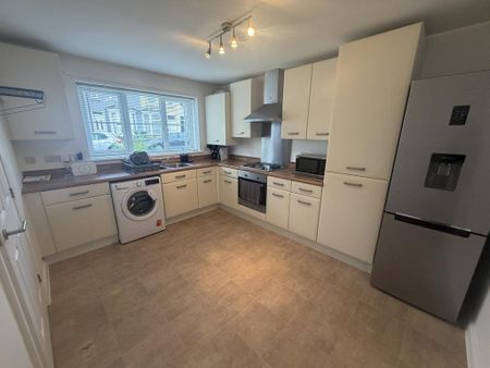 3 bedroom terraced house to rent - Photo 5