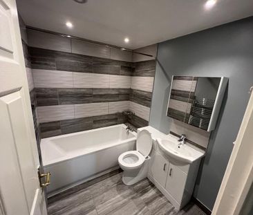 3 bedroom semi-detached house to rent - Photo 6