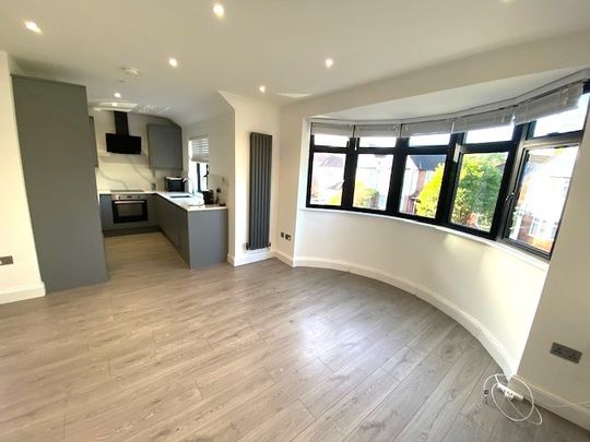 3 Bed Flat, Hervey Close, N3 - Photo 1