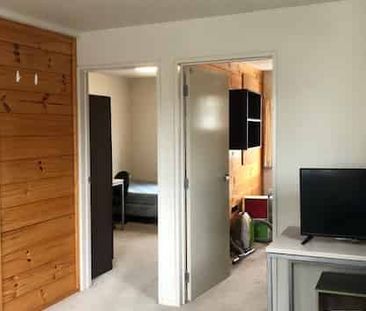 Martin Square 2 Bedroom - Photo 2