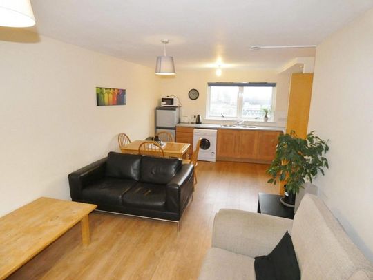 2 bedroom terraced house to rent - Photo 1
