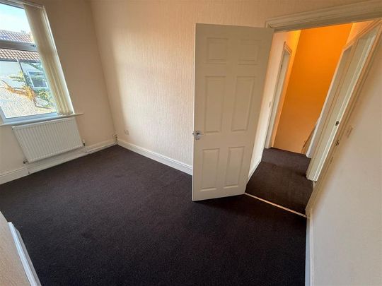 4 bedroom terraced house to rent - Photo 1