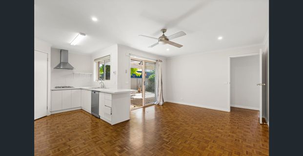 Modern Family Living on Como Road - Photo 1