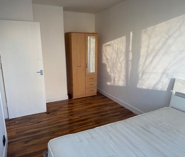 3 Bed Maisonette, Giraud Street, E14 - Photo 4