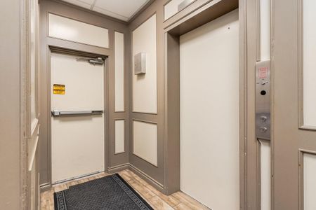 Renovated Suite - 1 Bedroom - Photo 4