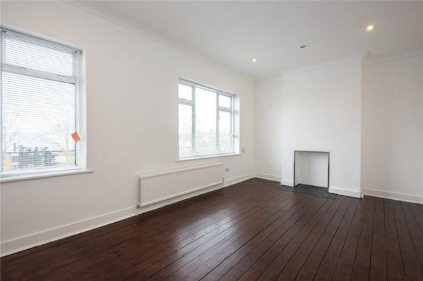 3 Bedroom Flat - Purpose Built To Let - Photo 1
