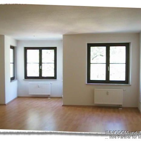 Hübsche 4-Zimmer-Wohnung mit BALKON und Gäste-WC im Zentrum zu vermieten! - Photo 1