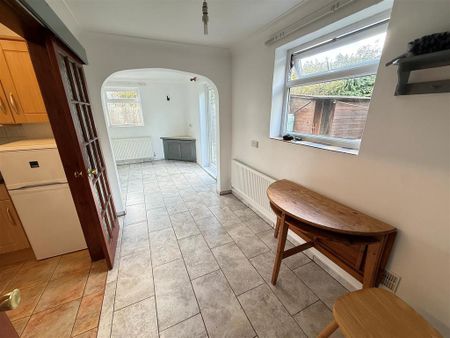 2 bedroom semi-detached house to rent - Photo 3