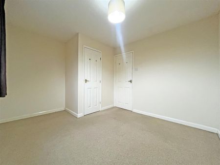 2 bedroom Semi-detached house to rent - Photo 2