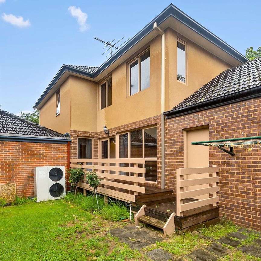 73 Victoria Crescent, Mont Albert. - Photo 1