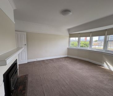 Feel at home, Living Here - Photo 1