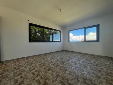 Location Appartement 3 pièces 90m² ST JOSEPH 97480 - Photo 5