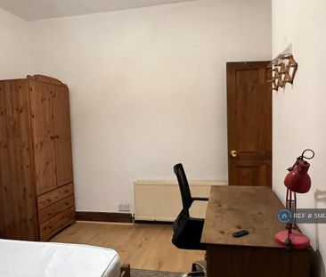 1 bedroom in a house share to rent - Photo 3