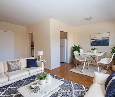 480 Lakeshore Road E #309 - Photo 2