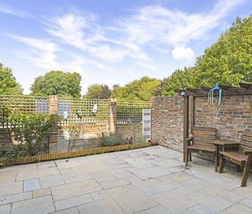 4 bedroom terraced house to rent - Photo 4