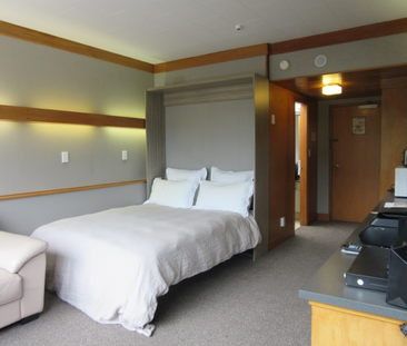 Welcome to Sharella Living - Photo 1