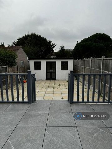 1 bedroom in a house share to rent - Photo 4