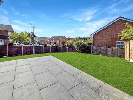 3 bedroom semi-detached house to rent - Photo 2