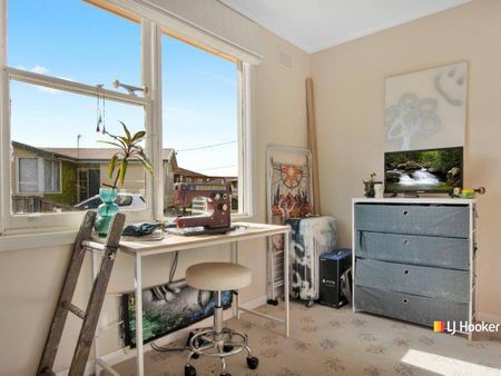 Three Bedroom Home - Photo 5