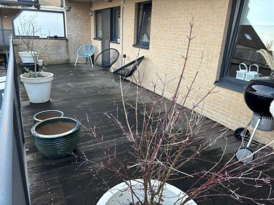 Energiezuinig appartement met 2 slk- en 2 terrassen te Maasmechelen! - Photo 1