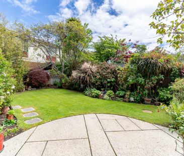 Stunning property in Saint Clair - Photo 1