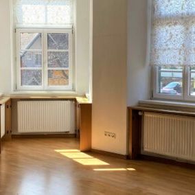 Helle, freundliche 2 Zimmer Altbau-Wohnung mit Balkon in Hauptplatznähe - Photo 1