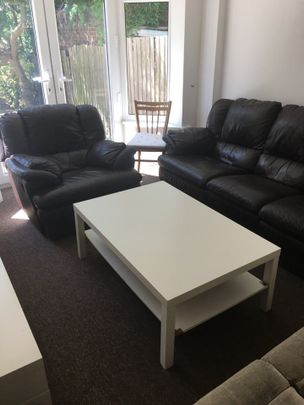 6 Bed Semi-Detached House, Kitchener Road, SO17 - Photo 1