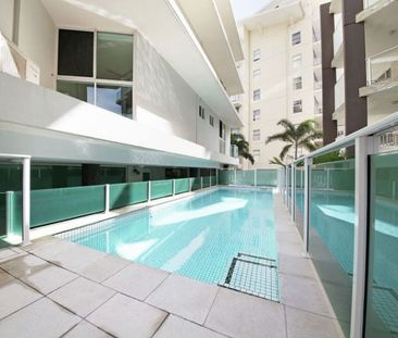 Stunning Water Views in Redcliffe - 6 Month Lease with the Option t... - Photo 5