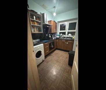 Room in a Shared House, Barrmill Road, G43 - Photo 4