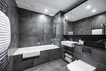 Westfield Avenue, Stratford, E20 - Photo 2