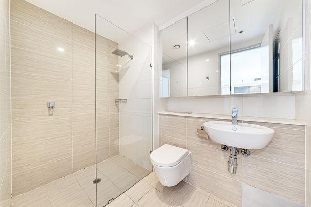 Contemporary One Bedroom Apartment with Study Nook + Storage Cage - Offered Unfurnished - Photo 1