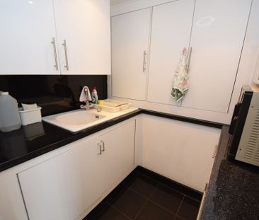 2 bedroom property to rent - Photo 3