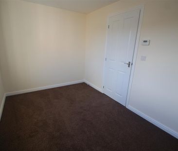 2 bedroom semi-detached house to rent - Photo 4