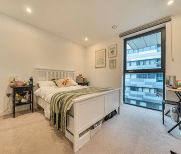 Hawthorne Crescent, London, SE10 - Photo 5