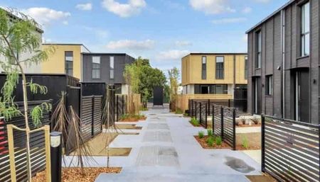 Charming 2BR Townhouse in Petone - Photo 4