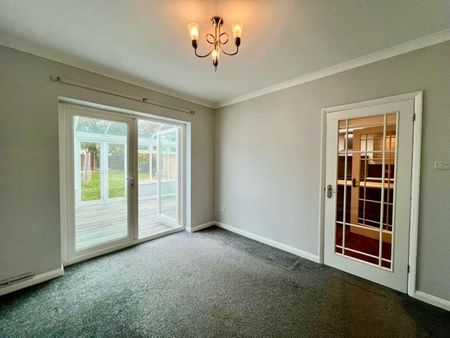 5 bedroom semi-detached house to rent - Photo 2