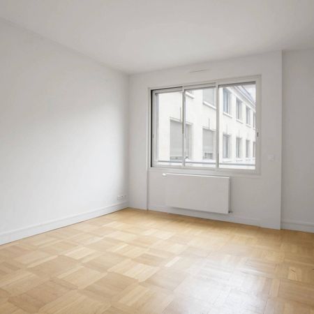 Rental Apartment Paris 16th - Photo 3