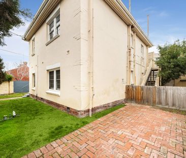 Top Floor Duplex Apartment with Private Balcony and Off Street Parking - Photo 5