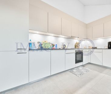 SPACIOUS AND BRIGHT WITH BALCONY-LOGGIA - Photo 3