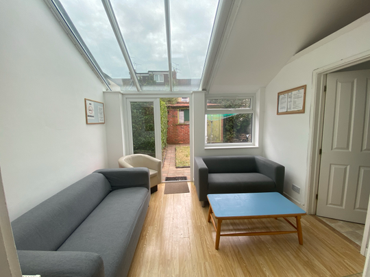 5 bedroom house to rent Sheffield Road, PO1 - Photo 1