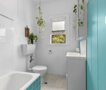 Peaceful beachside living in the heart of Coolangatta - Photo 1