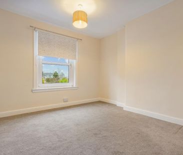 2 bedroom semi-detached house to rent - Photo 4