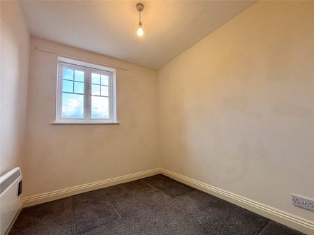 Gould Close, Newbury, Berkshire, RG14 - Photo 4