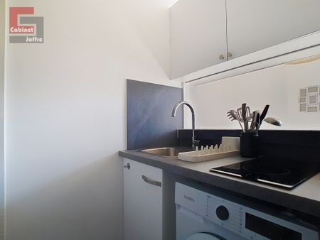 Location Appartement 1 pièce 20m² FONTAINEBLEAU 77300 - Photo 3