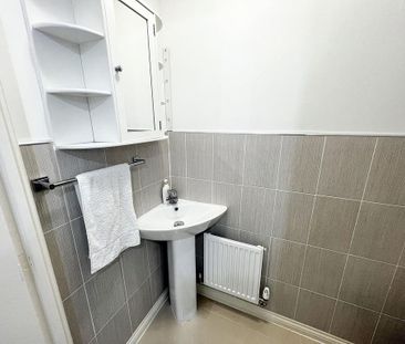 3 bedroom terraced house to rent - Photo 5