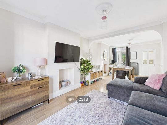 3 bedroom property to rent - Photo 1