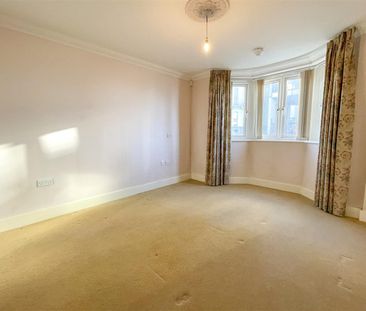 Grand Parade, Eastbourne, BN21 4DG - Photo 3