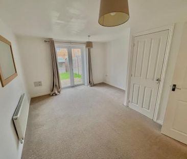 Hampton Court Close, Colchester, CO2 - Photo 1