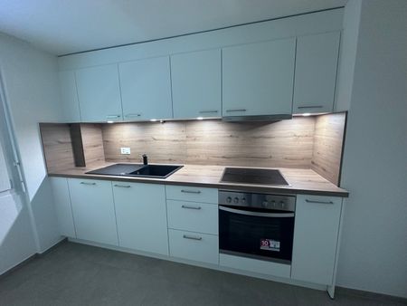 Sofort verfügbar! - frisch sanierte 3 Zimmer Wohnung mit Balkon - Photo 2