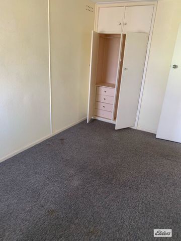 2 bedroom unit including electricity & water - Photo 5